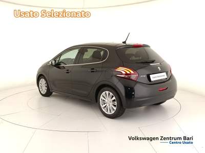 Peugeot 208 5p 1.2 puretech allure 82cv Nero usata Bari