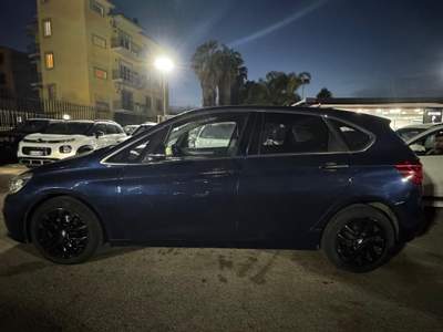 BMW Serie 2 Active Tourer 218d BMW 218d Active Tourer 2.0 150 CV–Comfort, Spazio e Qualità BMW! Blu/Azzurro usata Napoli