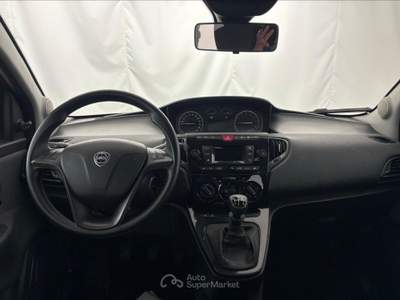 Lancia Ypsilon Ypsilon 1.2 silver gpl 69cv Rosso usata Settimo Torinese