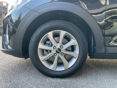 Kia Stonic 1.0 T-GDi 100 CV MHEV MT Urban Nero usata Arsago Seprio