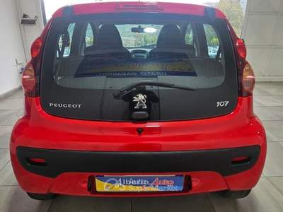 Peugeot 107 1.0 68CV 5p. Active Rosso usata ADRANO