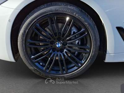 BMW Serie 5 540d 540d 48V xDrive Touring Msport 340CV Pelle LED Bianco usata Padova