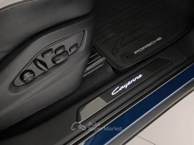 Porsche Cayenne 3.0 V6 E-Hybrid Blu/Azzurro usata Reggio nell'Emilia