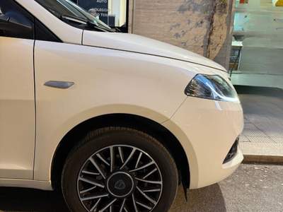 Lancia Ypsilon 1.0 Hybrid 2024 Bianco usata Bari