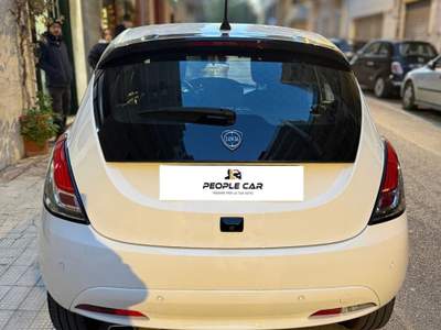 Lancia Ypsilon 1.0 Hybrid 2024 Bianco usata Bari