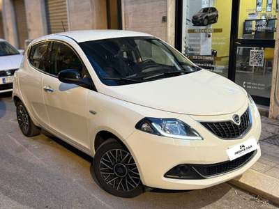 Lancia Ypsilon 1.0 Hybrid 2024 Bianco usata Bari