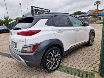Hyundai Kona Kona I 2021 1.6 gdi hev Xline 2wd 141cv dct Bianco usata Roma