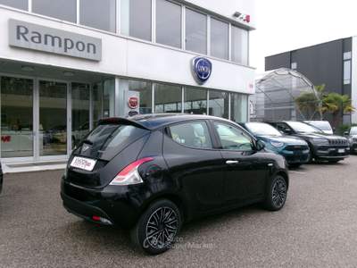 Lancia Ypsilon Ypsilon 1.0 FireFly 5 porte S&S Hybrid Gold Nero usata SAN DONA' DI PIAVE