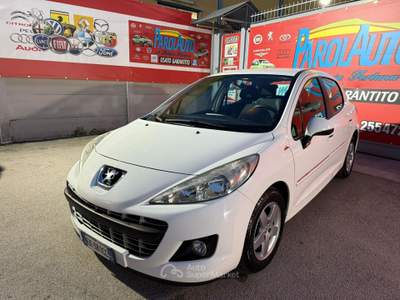 Peugeot 207 1.4 95cv Active - 2011 Bianco usata Giugliano in Campania