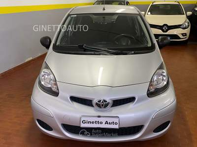 Toyota Aygo Aygo 5p 1.0 Now FL per neopatentati Argento usata Sesto San Giovanni