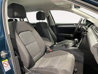 Volkswagen Passat 2.0 Tdi 150CV DSG Business Blu/Azzurro usata Ravenna