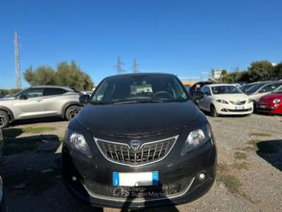 Lancia Ypsilon  - ypsilon 1.0 firefly hybrid gold s&s 70cv 5p.ti Nero usata Roma