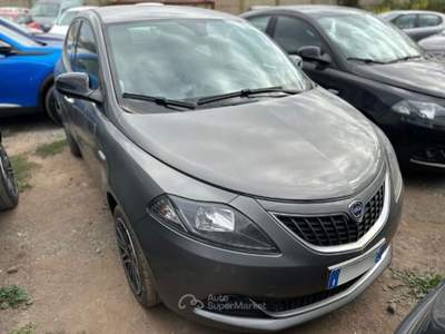 Lancia Ypsilon  - ypsilon 1.0 firefly hybrid gold s&s 70cv 5p.ti Grigio usata Roma