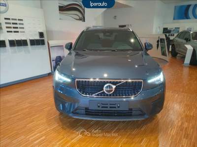 Volvo XC40 2.0 b3 Core auto Blu/Azzurro usata Bergamo