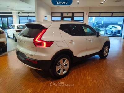 Volvo XC40 2.0 b3 Core auto Bianco usata Bergamo