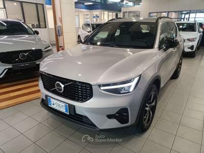 Volvo XC40 B4 automatico Plus Dark Grigio usata Novara