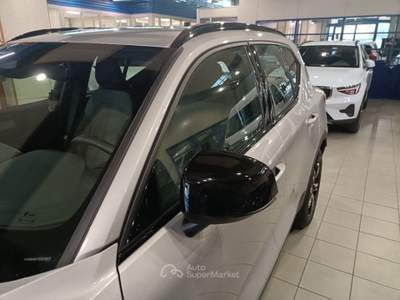 Volvo XC40 B4 automatico Plus Dark Grigio usata Novara