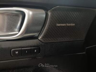 Volvo XC40 B4 automatico Plus Dark Grigio usata Novara