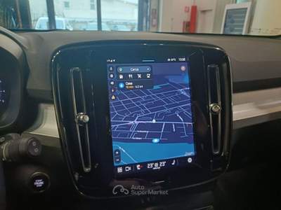 Volvo XC40 B4 automatico Plus Dark Grigio usata Novara
