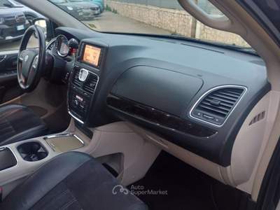 Lancia Voyager Platinum 177 CV Nero usata Monopoli