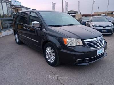Lancia Voyager Platinum 177 CV Nero usata Monopoli