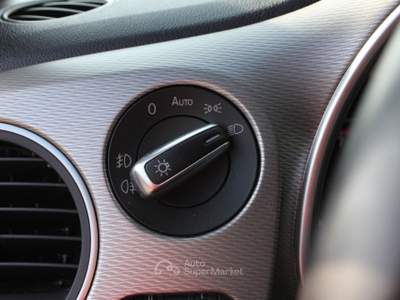 Volkswagen Maggiolino Club DSG NAVY FARI FULL LED Nero usata Villongo