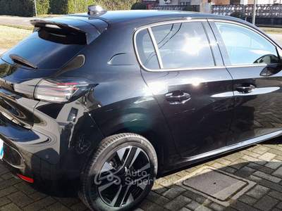Peugeot 208 208 1.2 puretech Allure Nero usata Vanzaghello