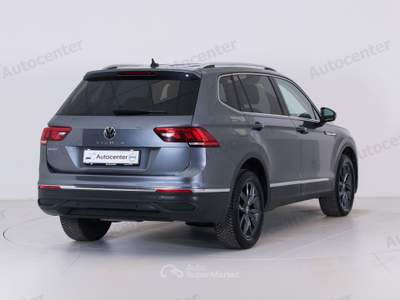 Volkswagen Tiguan Allspace dsg 2.0 tdi Life 150cv 7 posti Grigio usata Bassano del Grappa