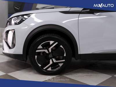 Peugeot 2008 1.2 Puretech Allure S&amp;S 100CV Bianco usata Latina