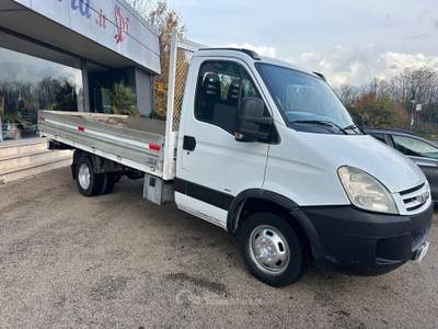 Iveco Daily 35C10 2.3 MJET CASSONATO Bianco usata Pignataro Interamna