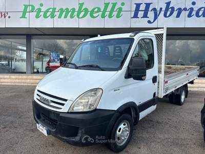 Iveco Daily 35C10 2.3 MJET CASSONATO Bianco usata Pignataro Interamna