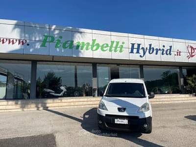 Peugeot Partner Tepee 1.6 HDi 90CV Comfort IVA ESP Bianco usata Pignataro Interamna