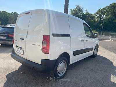 Peugeot Partner Tepee 1.6 HDi 90CV Comfort IVA ESP Bianco usata Pignataro Interamna