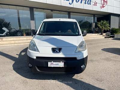 Peugeot Partner Tepee 1.6 HDi 90CV Comfort IVA ESP Bianco usata Pignataro Interamna