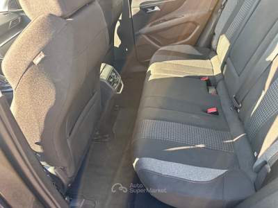 Peugeot 3008 S&S EAT8 Allure NEOPATENTATI Verde usata Pignataro Interamna