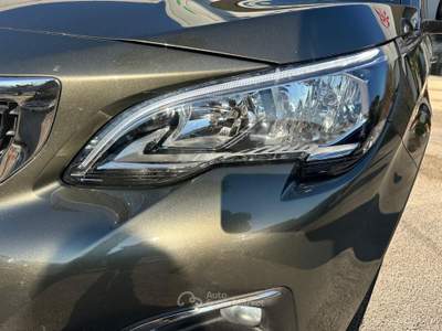 Peugeot 3008 S&S EAT8 Allure NEOPATENTATI Verde usata Pignataro Interamna
