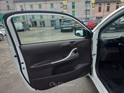 Toyota iQ AUTOMATICO - NEOPATENTATO - CITY CAR Bianco usata Brescia