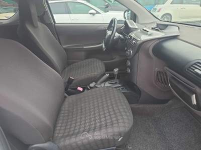 Toyota iQ AUTOMATICO - NEOPATENTATO - CITY CAR Bianco usata Brescia