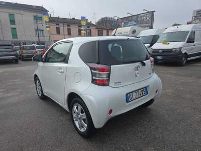 Toyota iQ