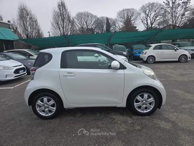 Toyota iQ AUTOMATICO - NEOPATENTATO - CITY CAR Bianco usata Brescia