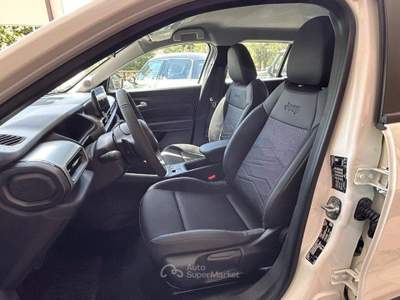 Jeep Avenger 1.2 Turbo 100 CV MHEV Altitude Auto *Promo 2026* Bianco usata Roma
