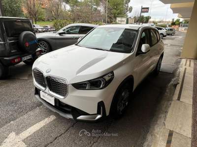 BMW iX1 edrive 20 *Promo SD 2026* Bianco usata Roma