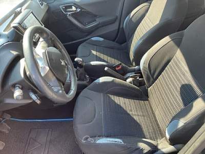 Peugeot 208 Stop&Start 5 porte Active Neopatentati Nero usata Pignataro Interamna