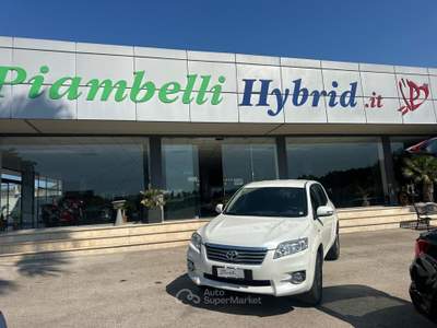 Toyota RAV4 Crossover 2.2 D-Cat F1 A/T 150 CV Executive Bianco usata Pignataro Interamna