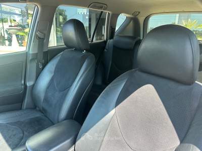 Toyota RAV4 Crossover 2.2 D-Cat F1 A/T 150 CV Executive Bianco usata Pignataro Interamna