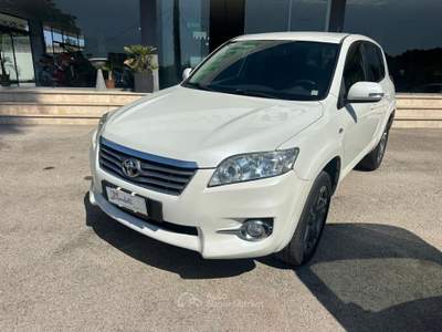 Toyota RAV4 Crossover 2.2 D-Cat F1 A/T 150 CV Executive Bianco usata Pignataro Interamna