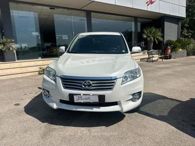 Toyota RAV4 Crossover 2.2 D-Cat F1 A/T 150 CV Executive Bianco usata Pignataro Interamna