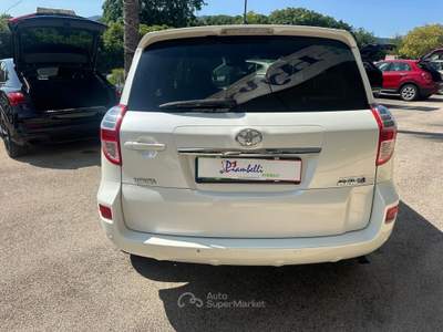 Toyota RAV4 Crossover 2.2 D-Cat F1 A/T 150 CV Executive Bianco usata Pignataro Interamna