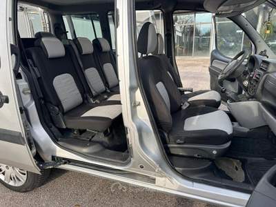 Fiat Doblò Family 7P NEOPATENTATI Argento usata Pignataro Interamna
