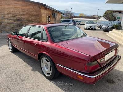 Jaguar XJ XJR 4.0 cat automatica Rosso usata Pignataro Interamna